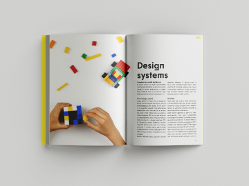 A Branding és a vizuális válasz c. könyv oldalpárja a Design systems-ről.